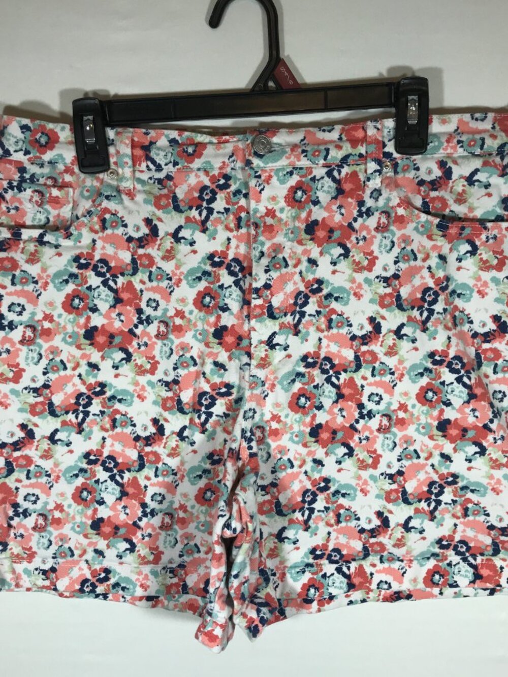 Gloria Vanderbilt Amanda Women's 16 All Over Floral Print Denim Casual Shorts
